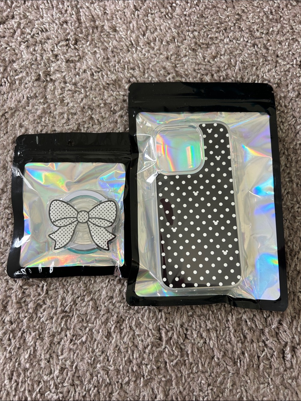 Minnie Micky polkadot I-phone 15 pro case with magsafe